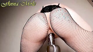 Sensational Sounds of Pleasure: Anna Mole's Creamy Adventure in Solo Exploration