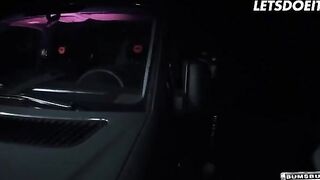 Halloween Adventure: Jezzicat's Wild Van Experience with a Big Surprise!