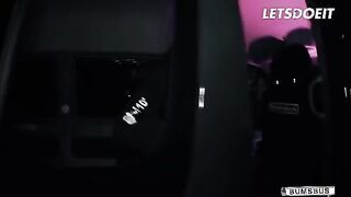 Haunted Bus Adventure: Jezzicat's Spooky Halloween Encounter!