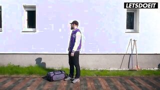 Curious Encounter: Jezzicat's Intimate Experience with a Mature Man - LETSDOEIT
