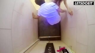 Curious Encounter: Jezzicat's Intimate Experience with a Mature Man - LETSDOEIT