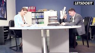 Tempting Office Encounter: Boss Luisa Lures Her Employee - LETSDOEIT