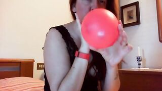 Nicoletta's Exciting Balloon Adventure: A Unique Ride to Pleasure!