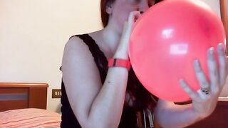 Nicoletta's Exciting Balloon Adventure: A Unique Ride to Pleasure!