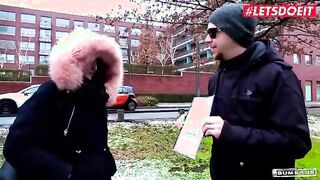 Unexpected Car Ride Adventure: Masseur's Wild Encounter with a Curvy Beauty - Featuring Katy Rose