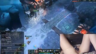 Gamer Girl NerdyLuna98 Enjoys a Unique Gaming Experience with a Relaxing Vibe