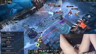 Gamer Girl NerdyLuna98 Enjoys a Unique Gaming Experience with a Relaxing Vibe