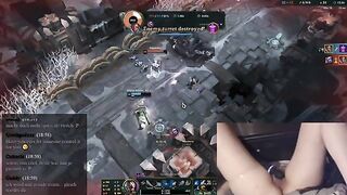 Gamer Girl NerdyLuna98 Enjoys a Unique Gaming Experience with a Relaxing Vibe