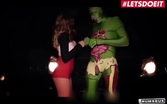 Halloween Thrills: Petite German Cutie Lullu Gun Joins a Wild Threesome Adventure!