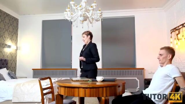 Unforgettable Encounter: Short-Haired Tutor and Her Captivating Student