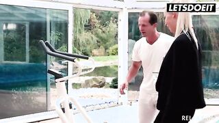 Karol Lilien's Poolside Adventure: Enjoying a Steamy Encounter in Missionary Style - LETSDOEIT