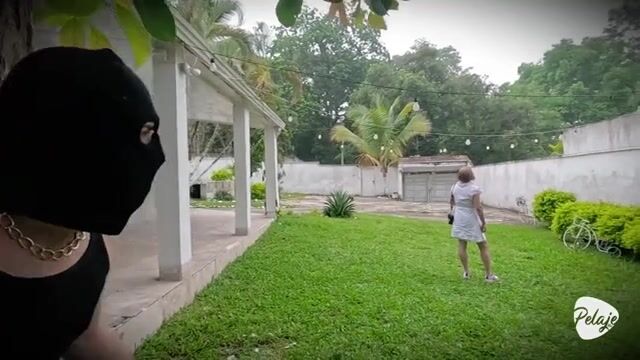 70-Year-Old Granny Teaches a Lesson to a Thief in an Unexpected Way