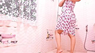 Discover the Playful Charm of Vilashini: A Fun Bathroom Adventure with an Alluring Asian Beauty!