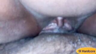 Tamil Beauty with an Alluring Figure: A Must-See Encounter!