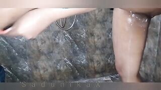 Solo Asian Beauty Enjoys a Relaxing Bath and Playful Moments - SadunikaX