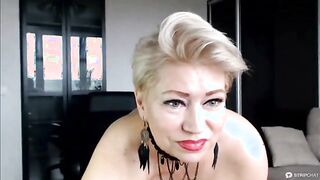 Seductive AimeeParadise in a Fur Coat: A Captivating Smoking Fetish Experience!