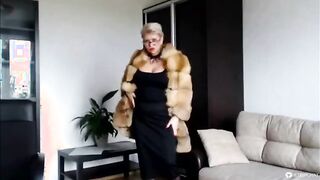 Mature Webcam Star AimeeParadise in a Fur Coat Teases with Smoke and Kinky Fun!