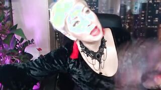 Sensational Strip Tease by Aimee Paradise: Watch This Mature Beauty in Action!