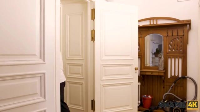 Steamy Shower Moments: Exploring Fantasies with a Mature Neighbor