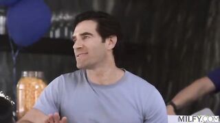 MILFY Cock-hungry curvy goddess Kianna gets blowbanged
