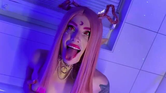 Enchanting Elf Cosplay in Zelda's Fairy Fountain - Playful Blowjob & Foot Fun!