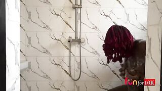 Intense Shower Encounter with a Sultry Sugar Mama: A Steamy Bathroom Adventure!