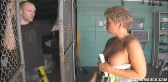 Widow Milf Turns The Construction Worker On