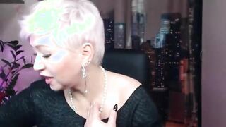 A mature webcam slutty and her hot private show