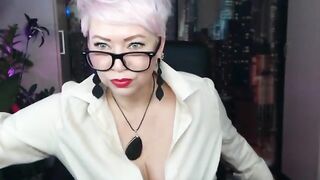 A mature webcam slutty and her hot private show