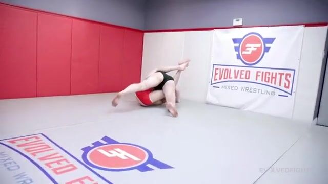 Betty Brickhouse vs Fuck Buck - Big Bad Betty Delivers the Strapon